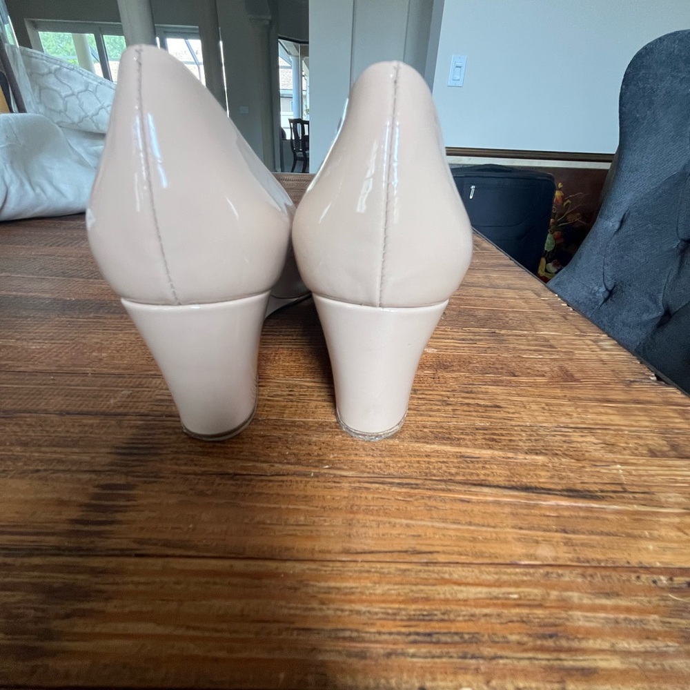 Salvatore Ferragamo Women's Wedges Beige Peep-Toe Shoes - Picture 3 of 10